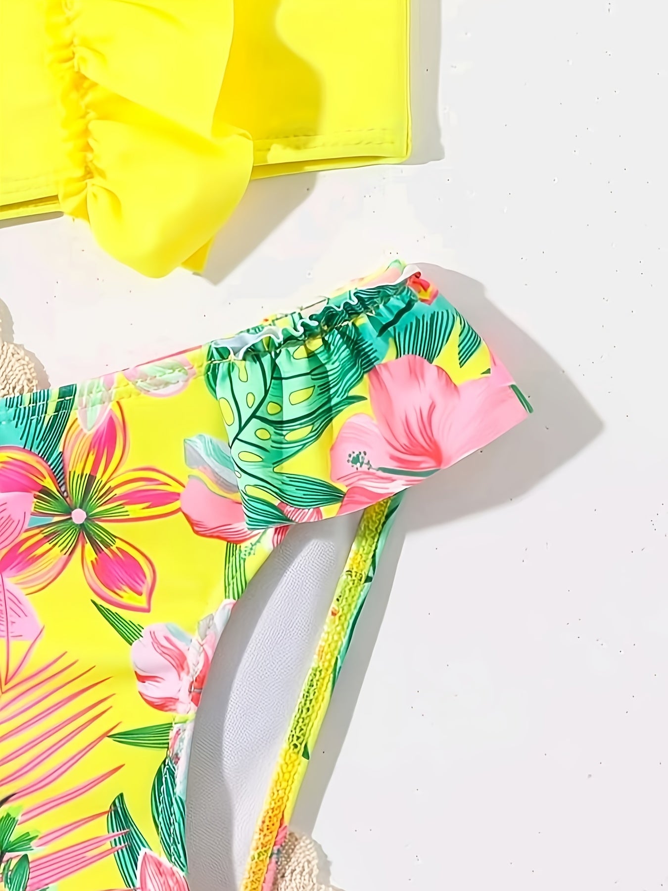 [1set Tropical Floral Print Girls' Bikini] 1set Tropical Floral Print Girls' Bikini Set, V-Neck Ruffle Detail, Knitted Polyester & Spandex, Stretchy Swimwear for Kids